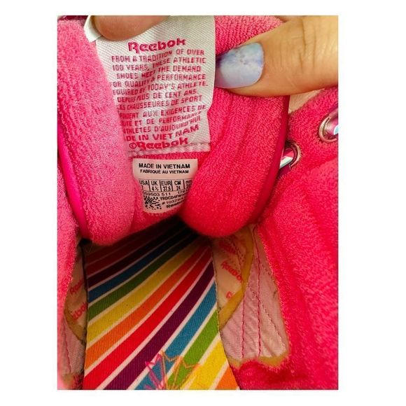 REEBOK CLASSICS 25th ANNIVERSARY Freestyle Hi Pink Rainbow Swirl Lace Sneakers - Picture 5 of 9